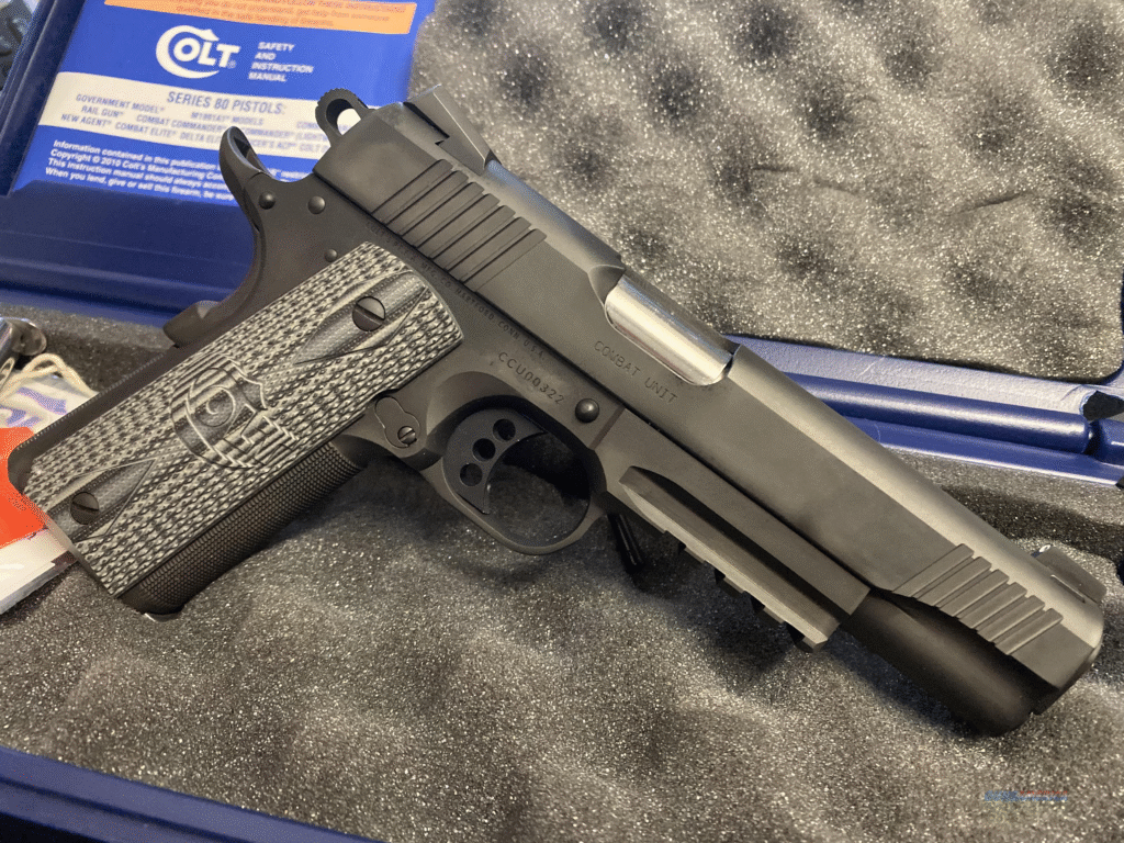 Colt combat - Rail gun - M1911 pistols